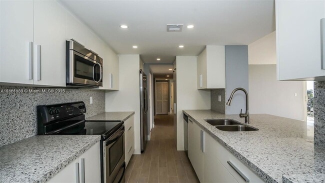 Photo - 1901 Brickell Ave Apartment