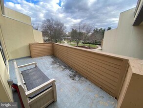 Building Photo - 5485 Harpers Farm Rd