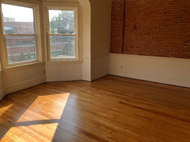 Living Room - 836 Marietta Ave