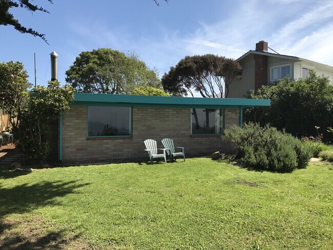 Building Photo - F-617 Seacliff