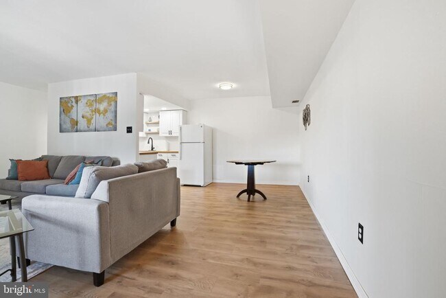 Foto del edificio - 3750 Clarendon Ave