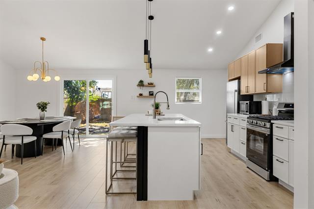 Building Photo - 3320 High Lark Dr