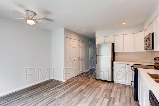 Foto del edificio - 8976 W Dartmouth Pl