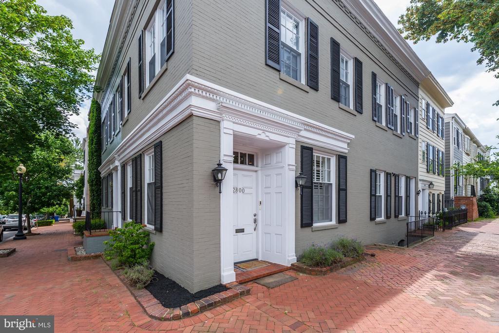 Foto principal - 2800 Dumbarton St NW