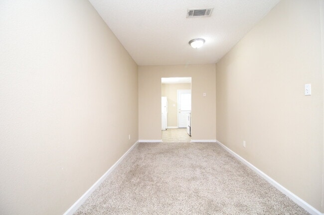Building Photo - 2-Bed, 2-Bath Milton Duplex Minutes from Whiting Field – Pet Friendly with Lawn Maintenance Inclu...