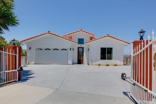 Building Photo - 423 Valley Heights Dr