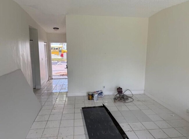 Building Photo - 7900 Pembroke Rd
