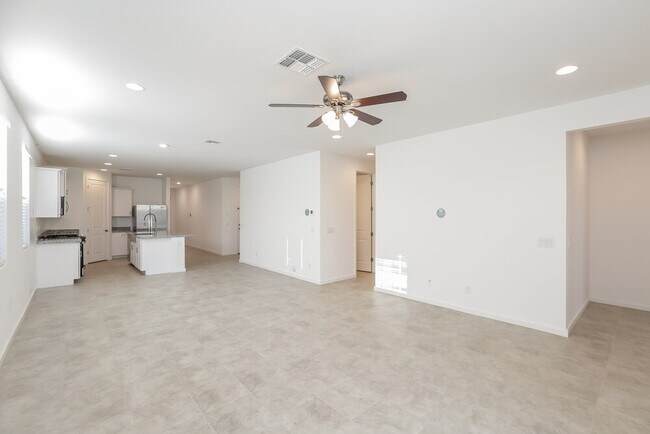 Building Photo - 11040 W Parkway Dr