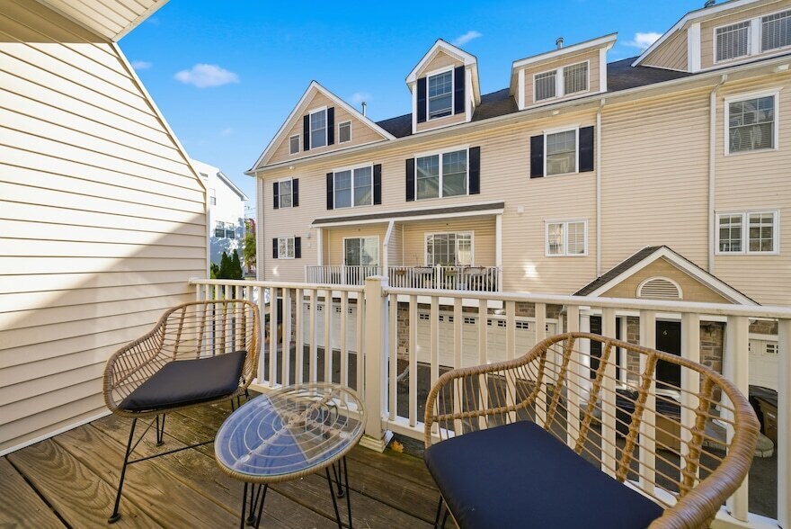 Primary Photo - 1707 Summer St