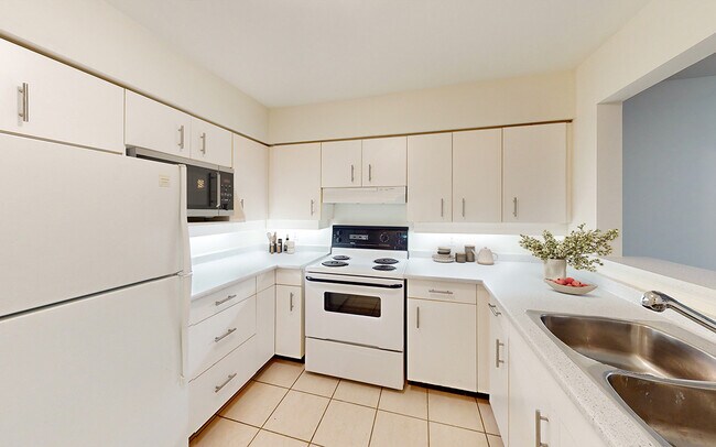 Photo du bâtiment - Spacious 1bd/1ba at Broadway & Alma