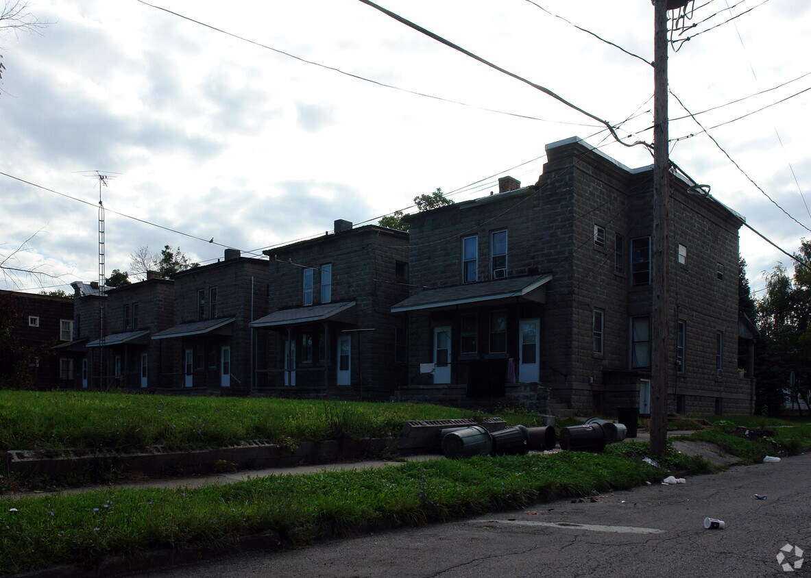 Building Photo - 401 4th St