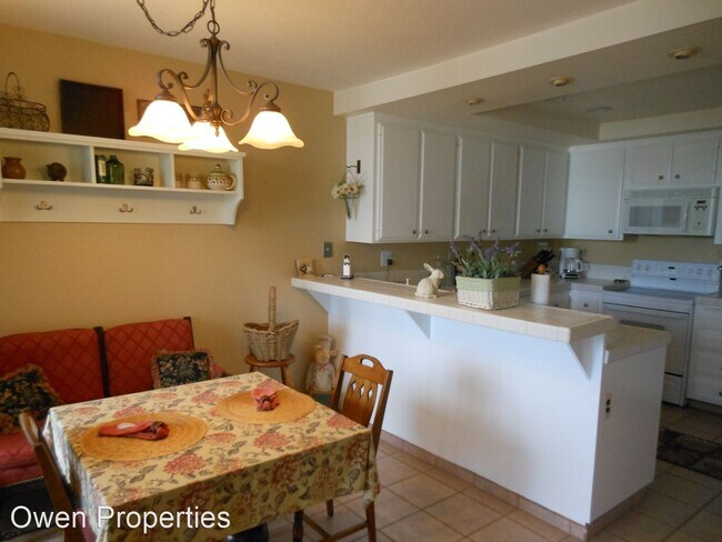 Building Photo - 2 br, 2 bath  - 49 Kingston Ct.