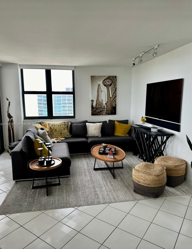 Foto del edificio - 2555 Collins Ave