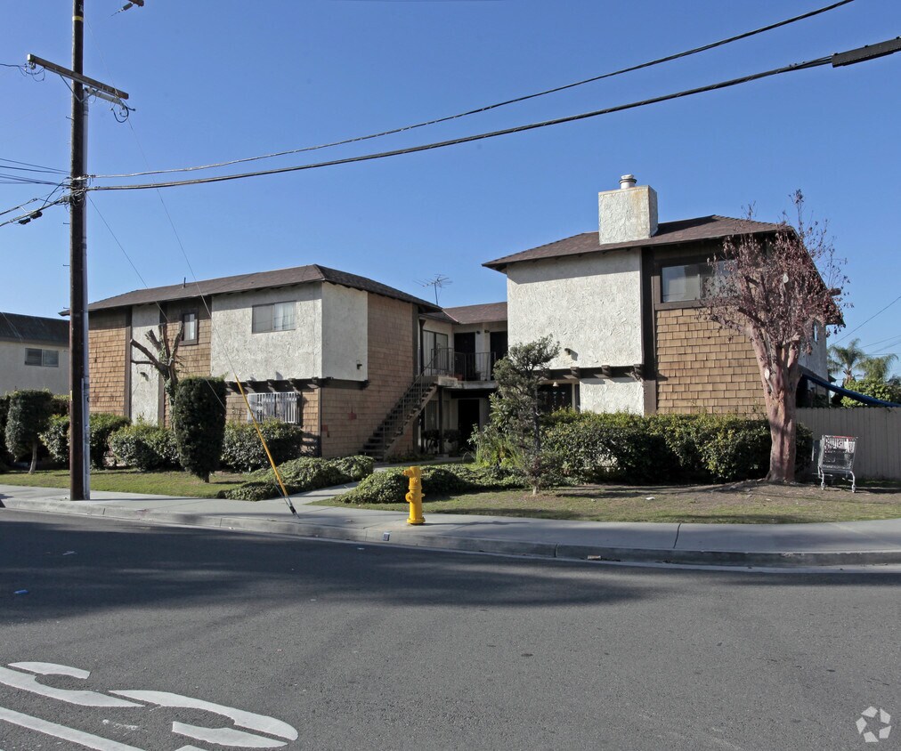 Primary Photo - 13751 Cherry St