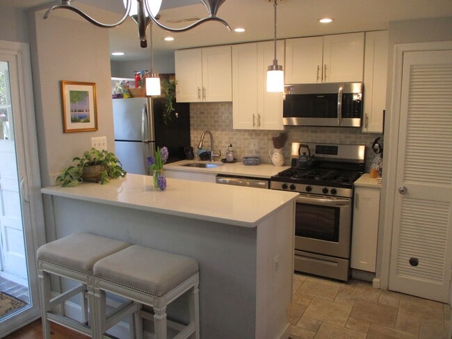 Building Photo - The Charm that Defines Georgetown is Captured in this 2 bedroom 2 bathroom Townhome