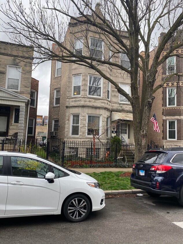 Primary Photo - 936 N Fairfield Ave