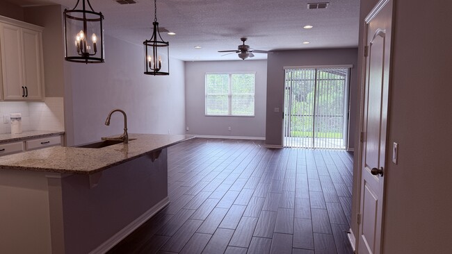 Photo - 2809 Econ Landing Blvd (Orlando, FL) Apartment