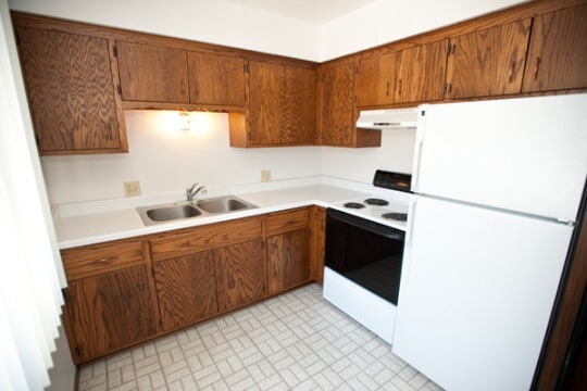 Building Photo - Longfellow Gardens Apartment Homes