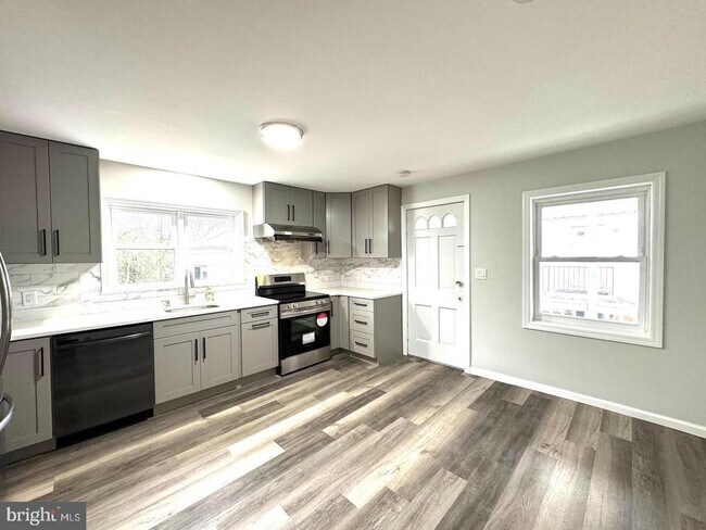 Foto del edificio - 192 Woodland Ave