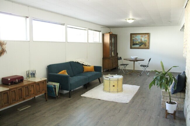 Building Photo - 31 W 1500 S