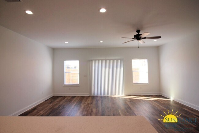 Foto del edificio - Gorgeous Townhome in Fort Walton Beach!