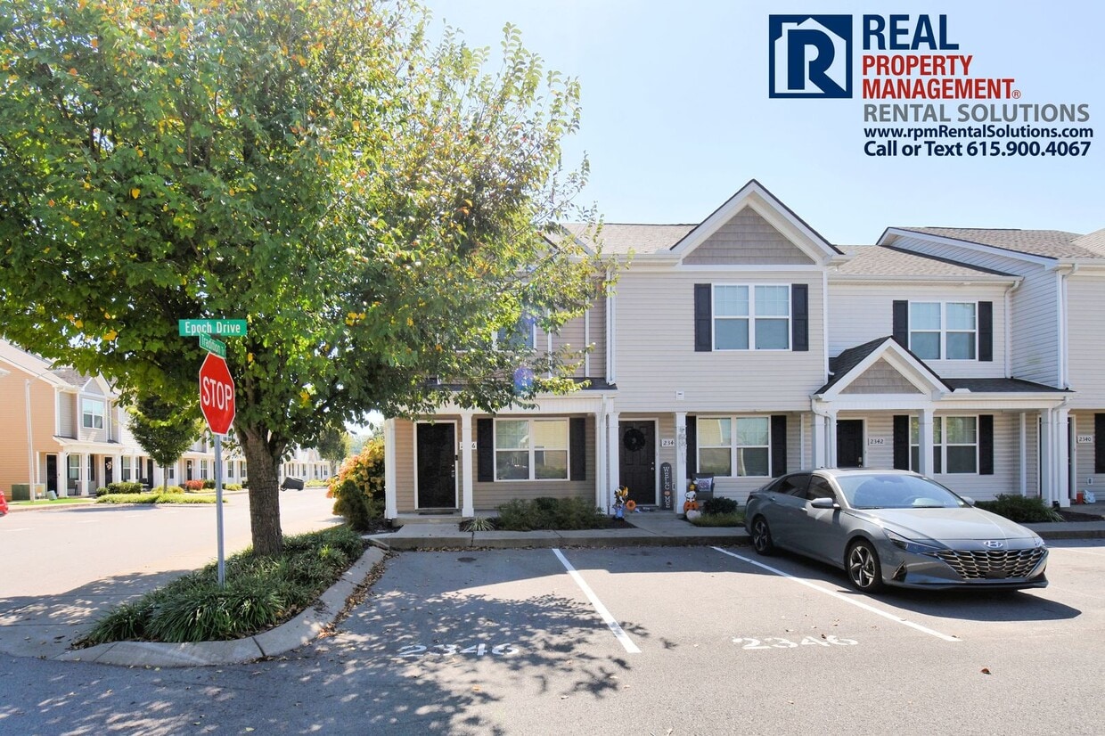Adorable end unit 2BR/2.5BA townhome by MT... - Adorable end unit 2BR/2.5BA townhome by MT...