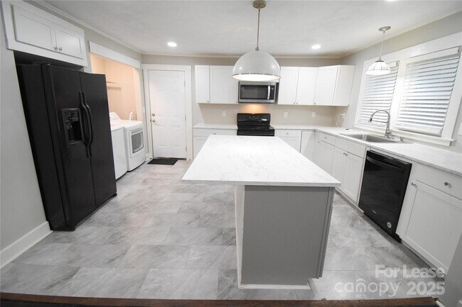 Building Photo - 199 Crowell Dr SW