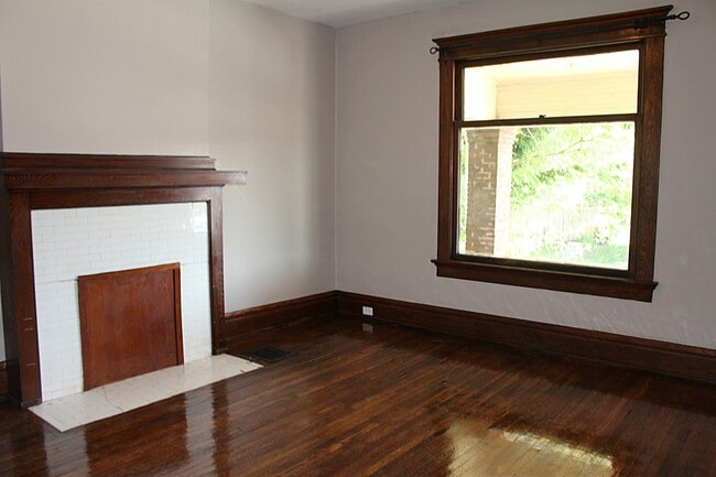 Building Photo - 54 E Hudson St