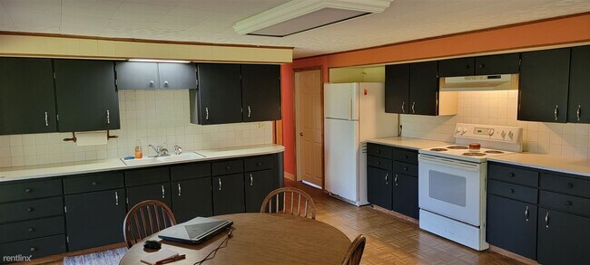 Building Photo - 1 br, 1 bath Duplex - 11590 North Lake Sid...
