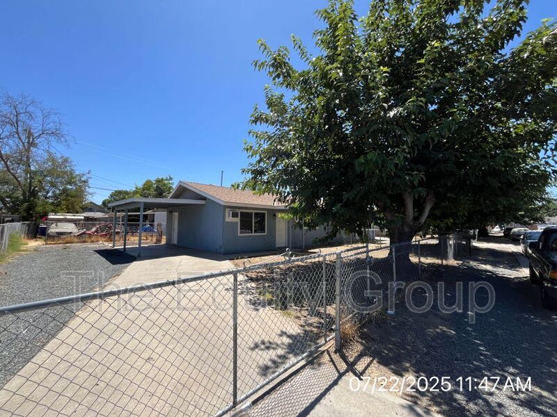 Primary Photo - 202 S Kessing St