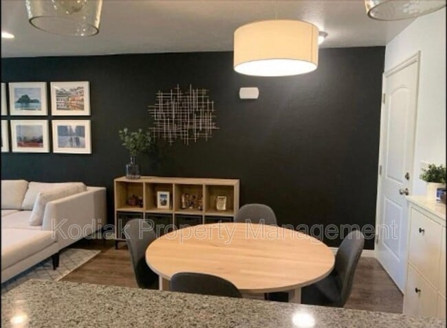 Foto del edificio - 1044 E 400 S