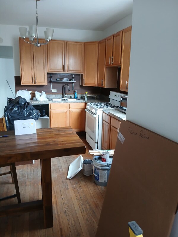 Foto del edificio - 3022 W Wilson Ave