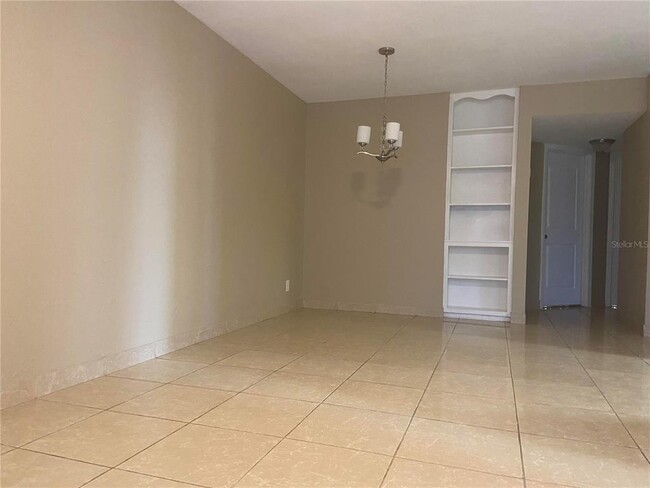 Building Photo - 2608 Lemon Tree Ln