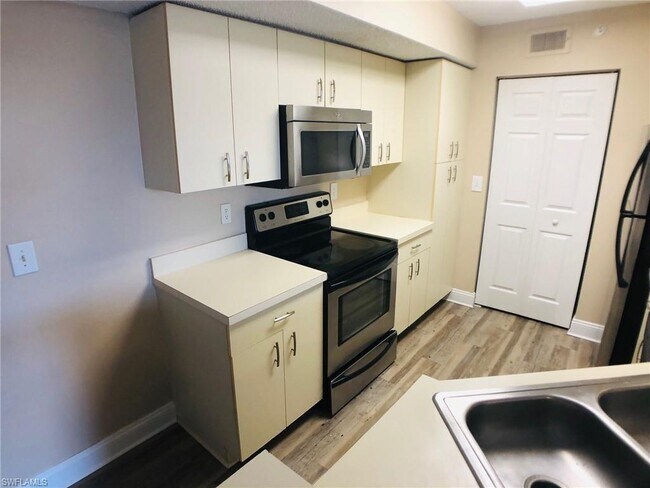 Building Photo - 13561 Eagle Ridge Dr
