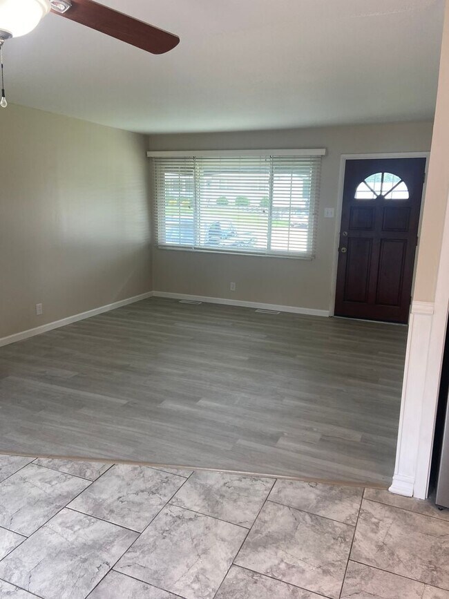 Foto del edificio - For Rent: Charming 3 Bedroom, 2 Bath Single-Family Home in St. Louis Monthly Rent: $1,950 (2 year...
