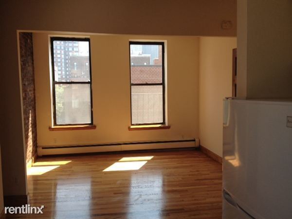 Primary Photo - 818 10th Ave