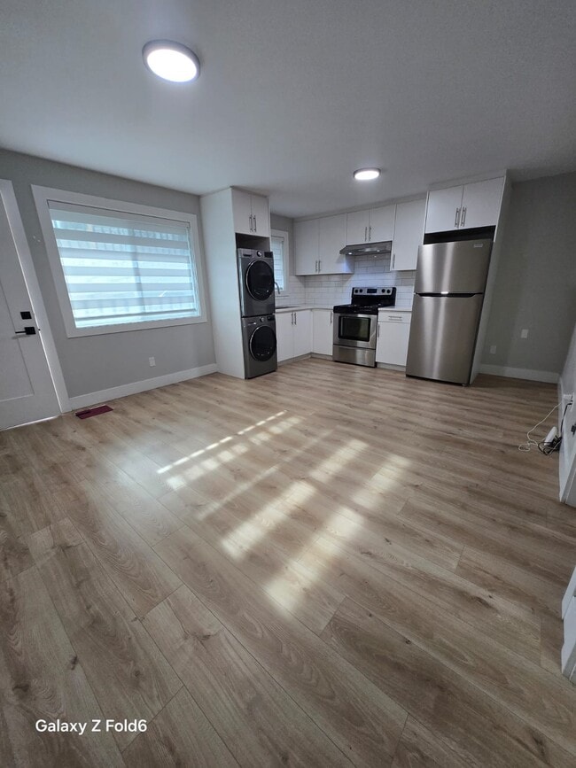 Building Photo - 19272-19271 71 Ave