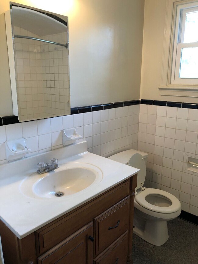 Bathroom - 836 Marietta Ave
