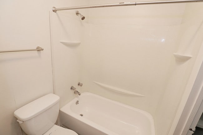 Building Photo - Huntleigh Woods