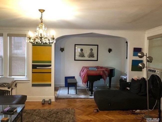 Foto del edificio - 4414 Cayuga Ave