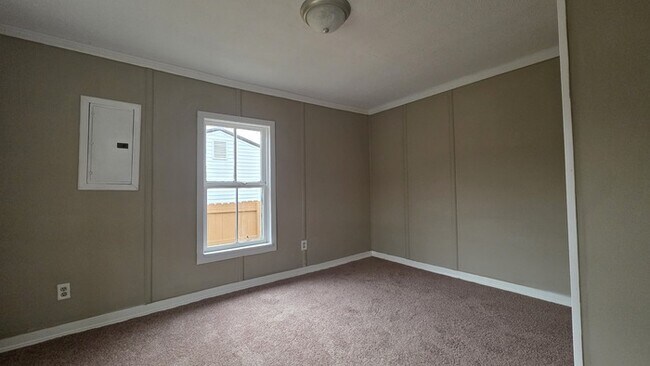 Foto del edificio - Totally Renovated House Now For Lease