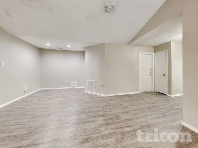 Foto del edificio - 4601 Greenwood Dr