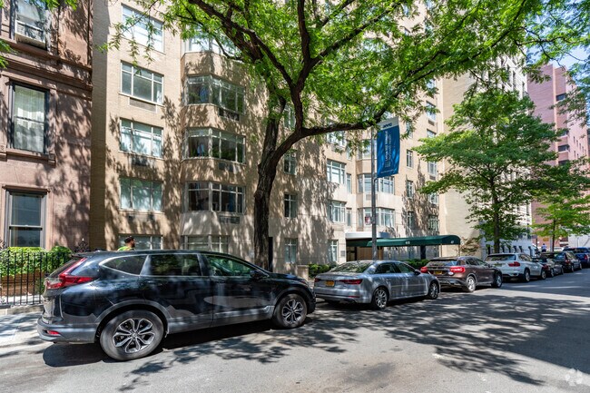 Building Photo - 65 E 76th St
