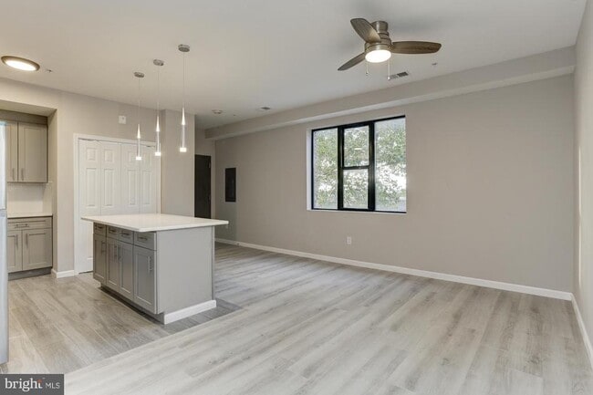 Foto del edificio - 400 S Highland Ave