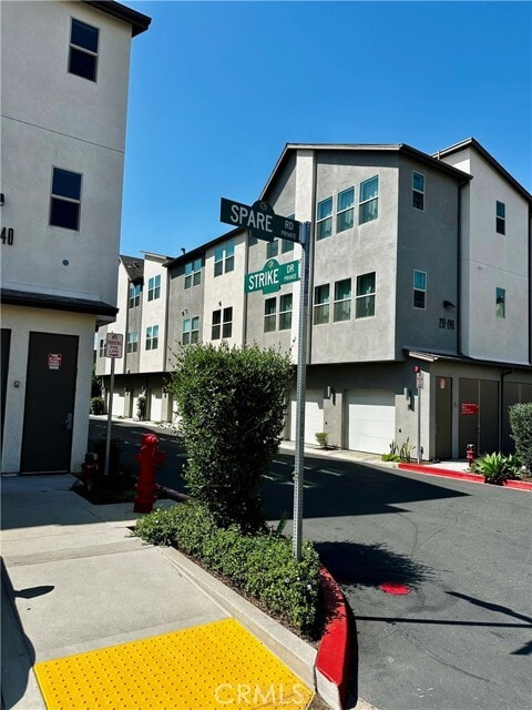 Building Photo - 220 Strike Dr