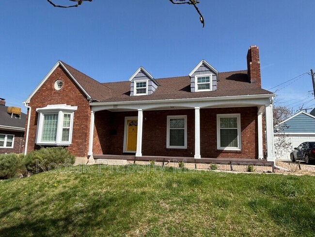 Building Photo - 1111 E 400 S