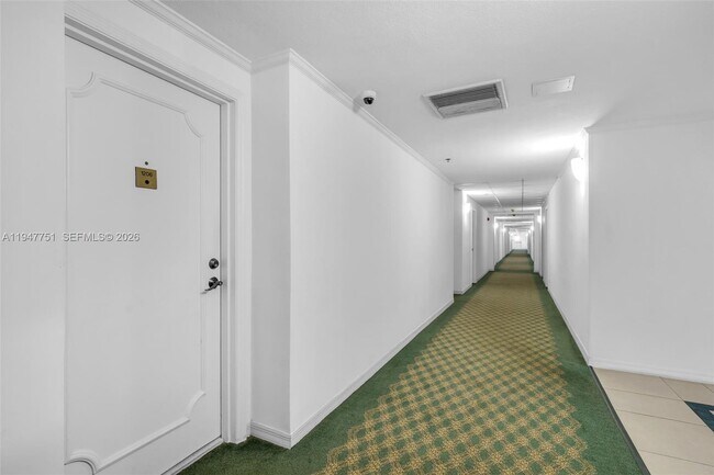 Foto del edificio - 1408 Brickell Bay Dr