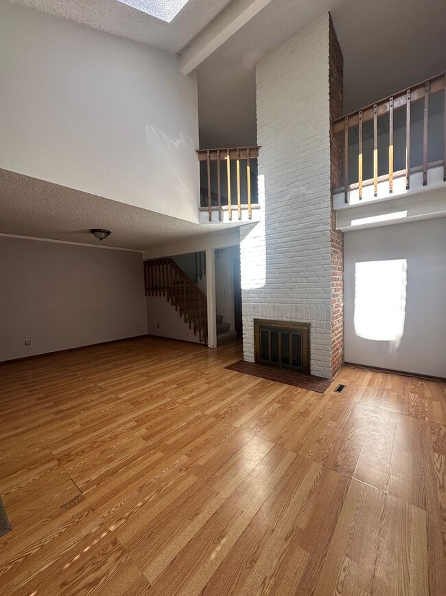 Foto del edificio - Townhome in Aurora nearby I-225