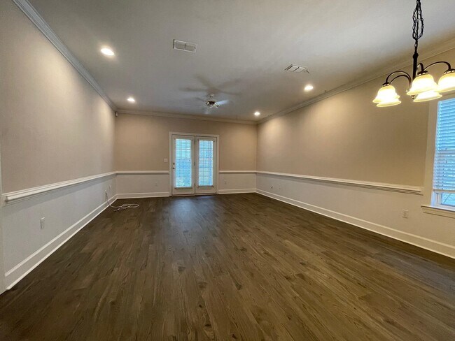 Building Photo - 4442 Sierra Ct