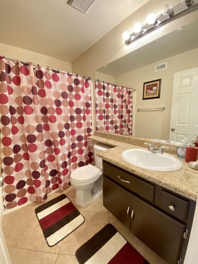 Building Photo - AMAZING HOME IN CORONA!